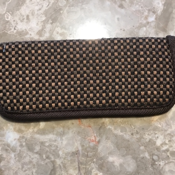 Foster Grant Soft Eyeglass Case (Brown and tan Checks Color) - Picture 3 of 4